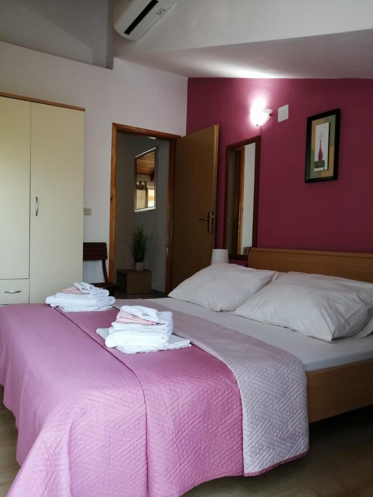 Mala Basina -Maslina Apartment Vrbanj Exterior foto