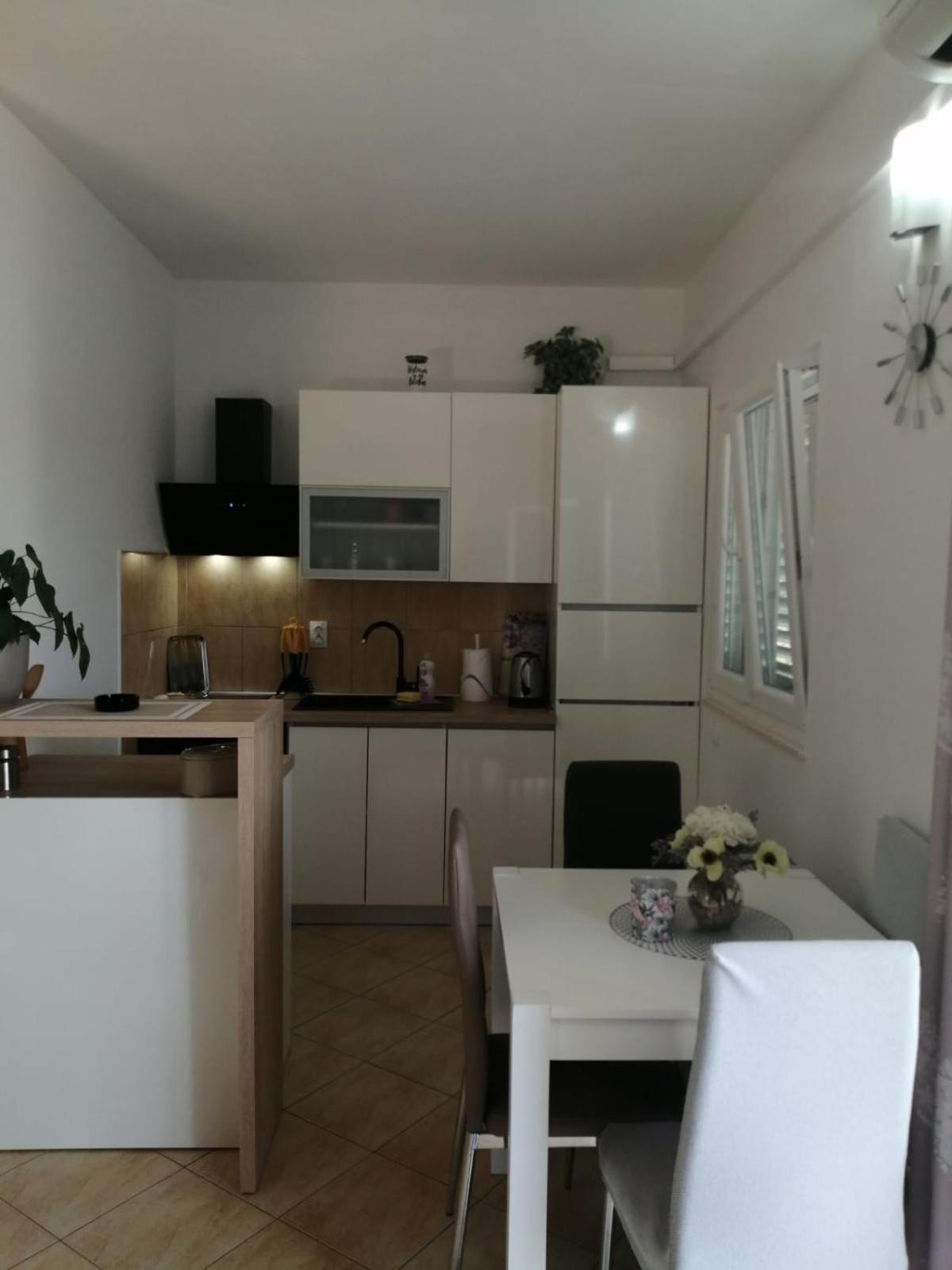 Mala Basina -Maslina Apartment Vrbanj Exterior foto
