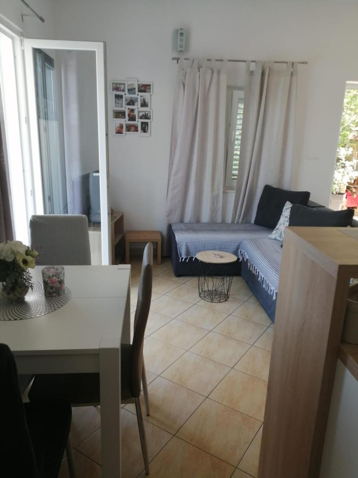 Mala Basina -Maslina Apartment Vrbanj Exterior foto