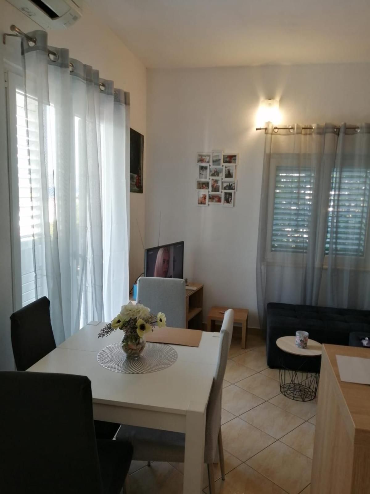 Mala Basina -Maslina Apartment Vrbanj Exterior foto