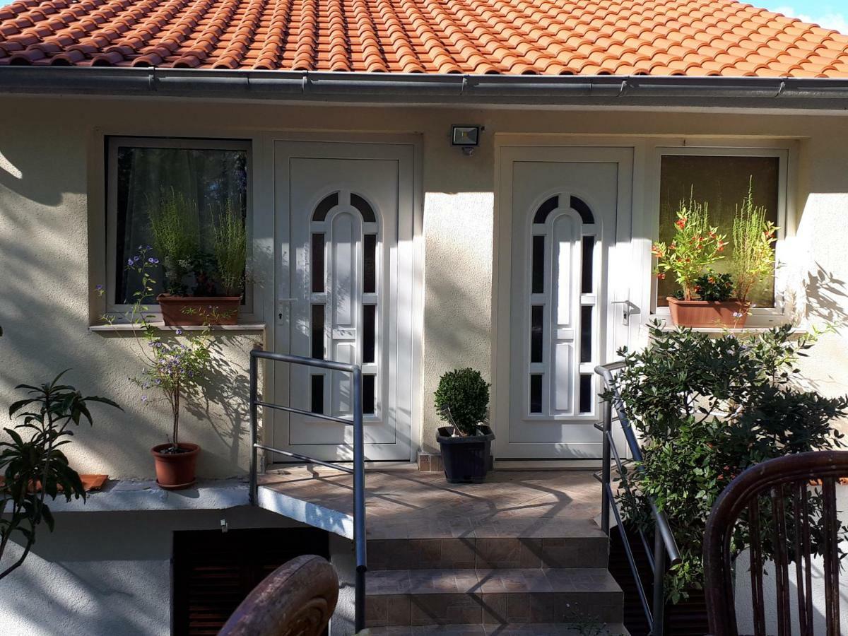 Mala Basina -Maslina Apartment Vrbanj Exterior foto