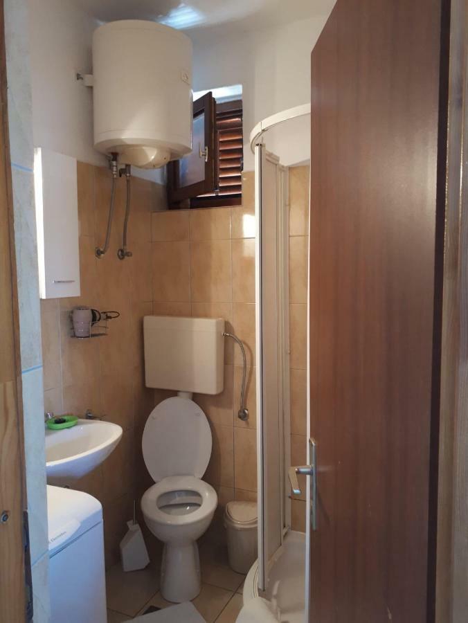 Mala Basina -Maslina Apartment Vrbanj Exterior foto