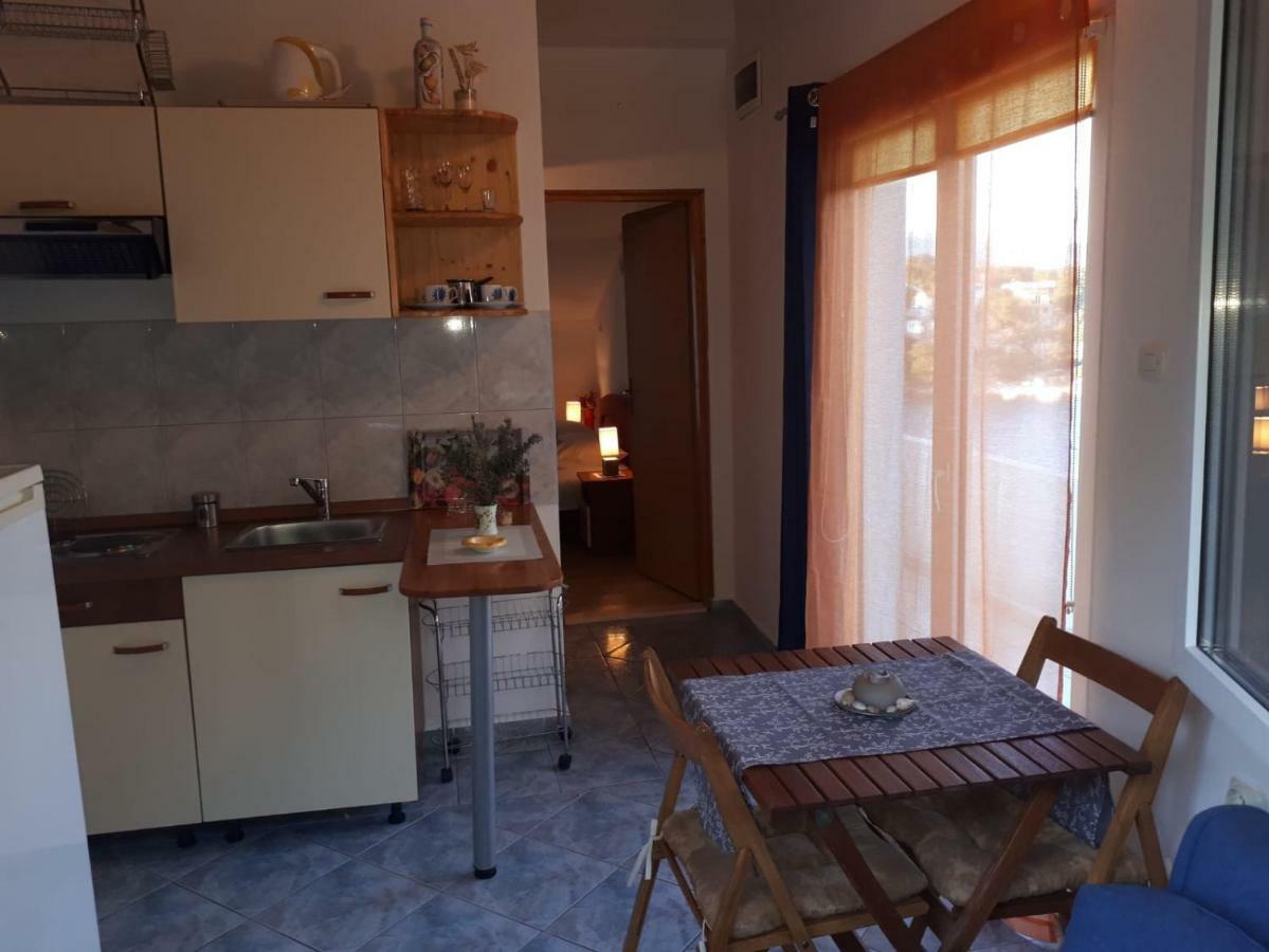Mala Basina -Maslina Apartment Vrbanj Exterior foto